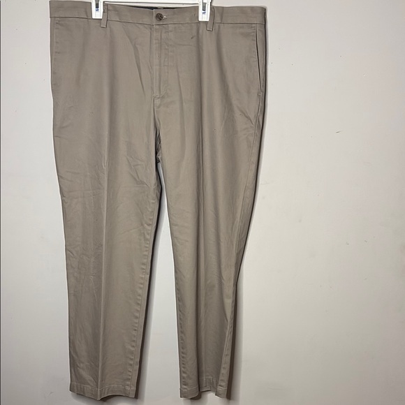 Dockers Men's Khaki Chinos - Picture 1 of 8